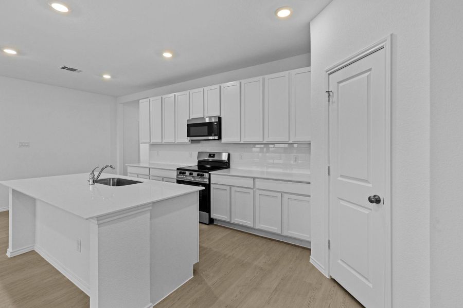 Furnished interior view inside a new home in Clayton Ranch, Copperas Cove (Image 7).