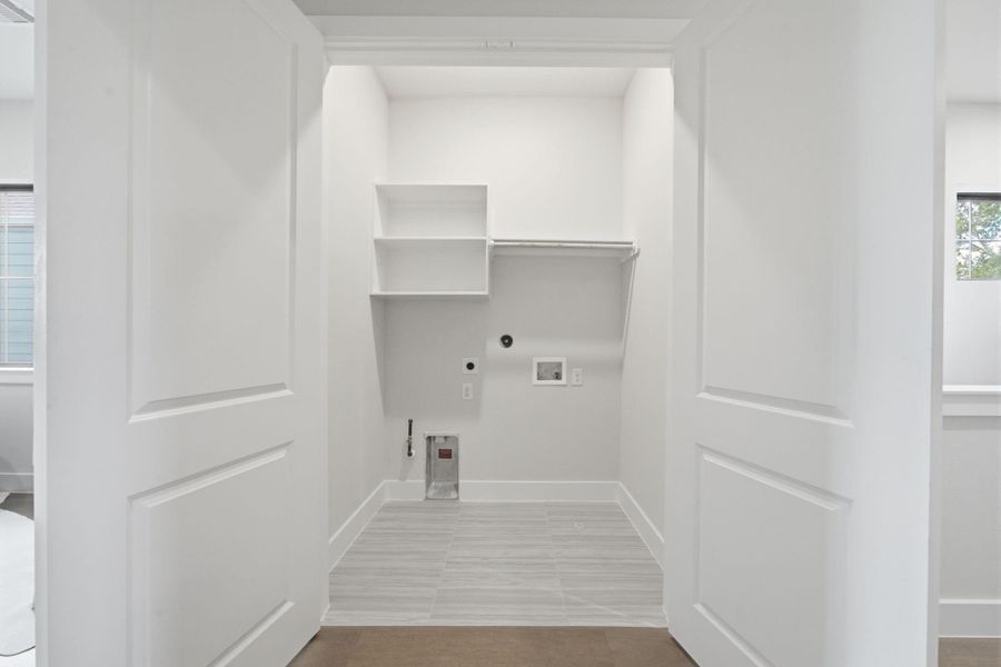 Spacious, unfurnished interior of a new home in Spring Valley Creek, Houston (Image 22).
