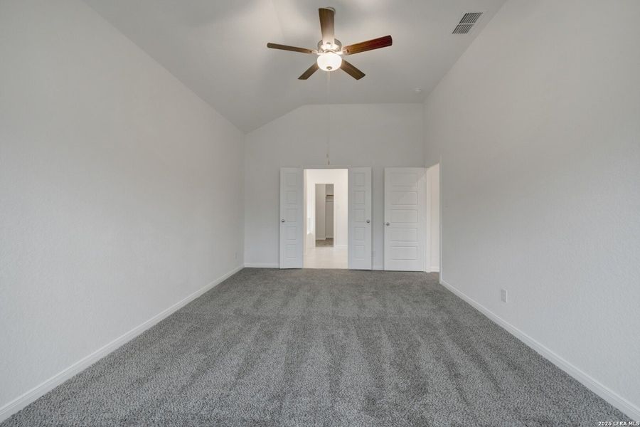 Spacious, unfurnished interior of a new home in Park Place, New Braunfels (Image 18).