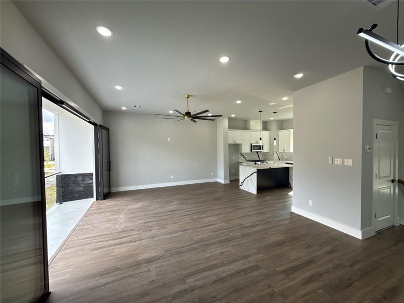 Spacious, unfurnished interior of a new home in , Houston (Image 31).