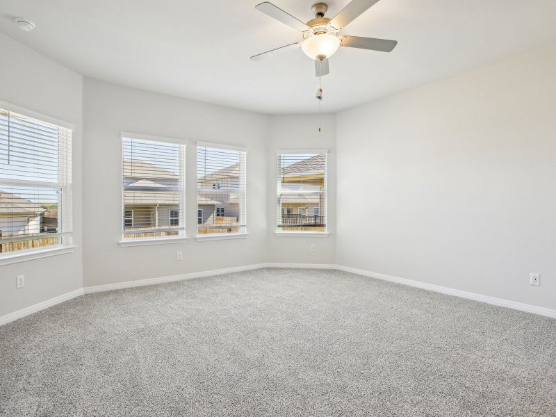 Spacious, unfurnished interior of a new home in Turner's Crossing - Reserve Collection, Buda (Image 9).