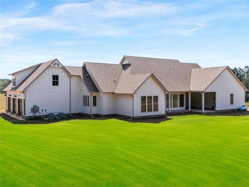 Exterior details and patio area of a home in , Jackson (Image 24).