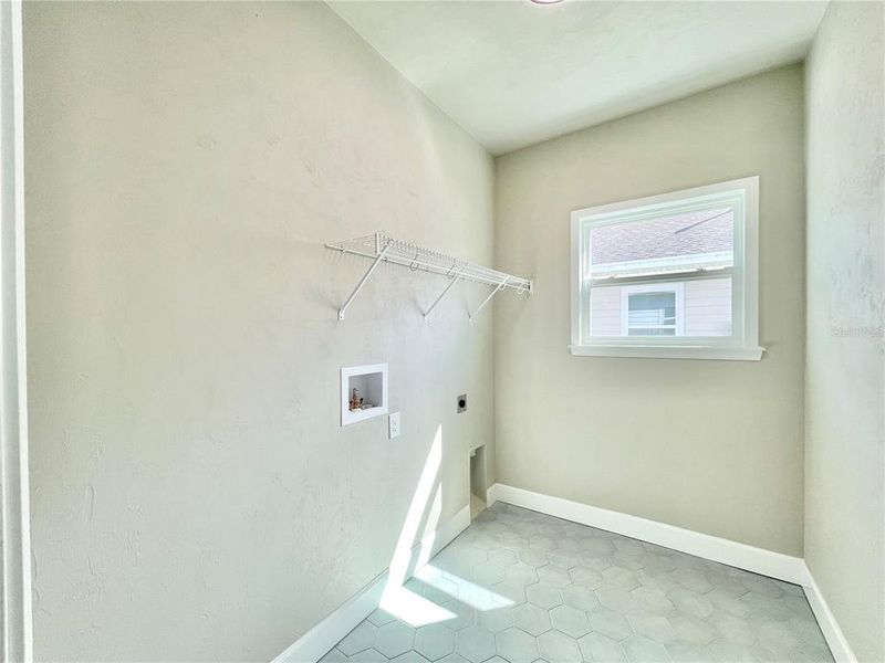 Spacious, unfurnished interior of a new home in , Gainesville (Image 33).