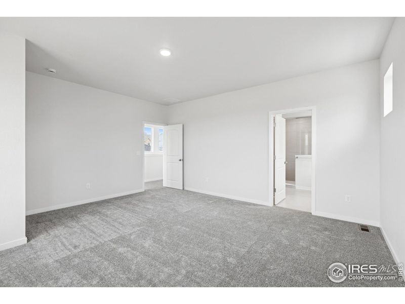 Spacious, unfurnished interior of a new home in Kinston Cottage, Loveland (Image 34).