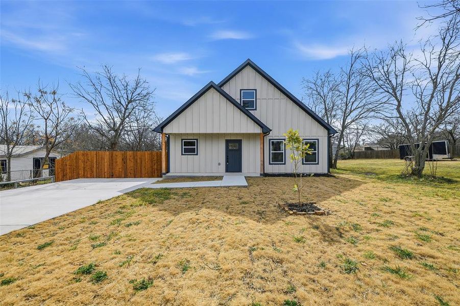 Front exterior of a new home in , Fort Worth, TX, highlighting curb appeal (Image 22).