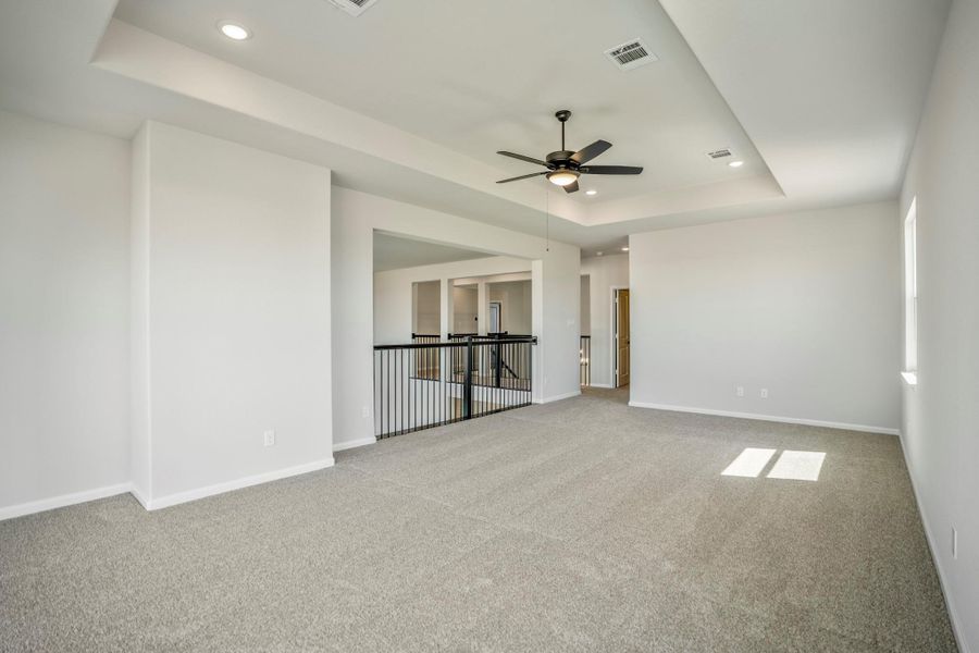 Spacious, unfurnished interior of a new home in Jordan Ranch 70' Lots, Fulshear (Image 24).