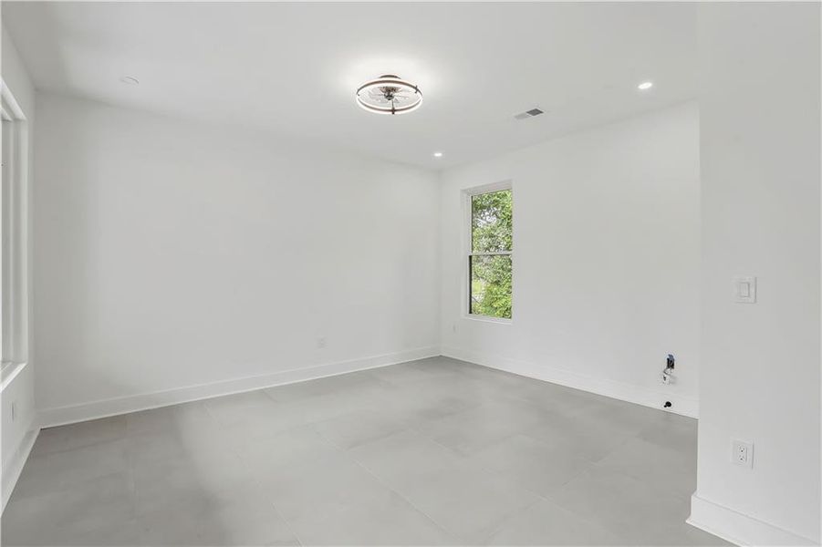 Spacious, unfurnished interior of a new home in , Atlanta (Image 50).