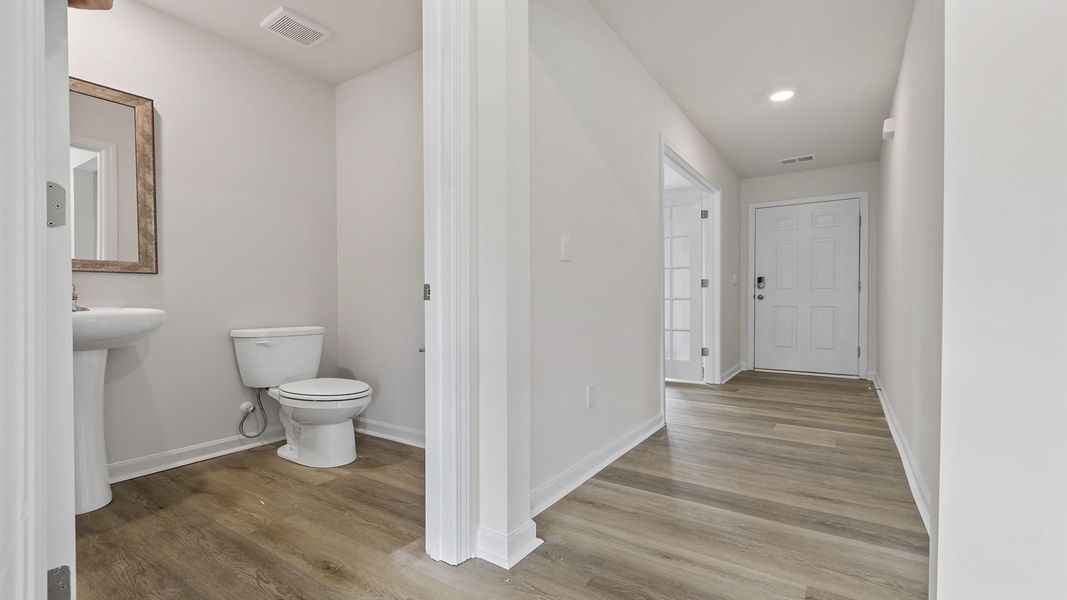 Spacious, unfurnished interior of a new home in Bentley Park, Greenwood (Image 16).