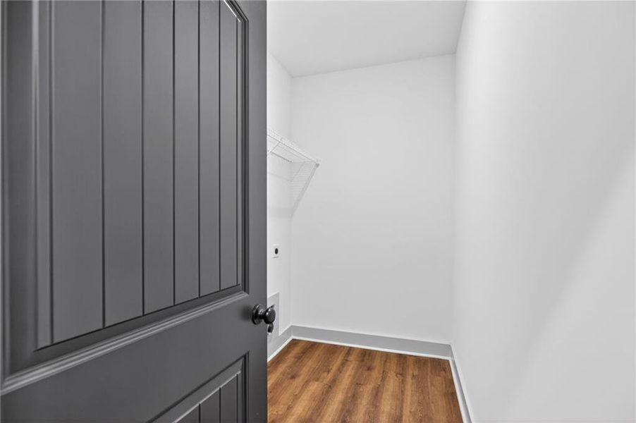 Spacious, unfurnished interior of a new home in , Silver Creek (Image 27).
