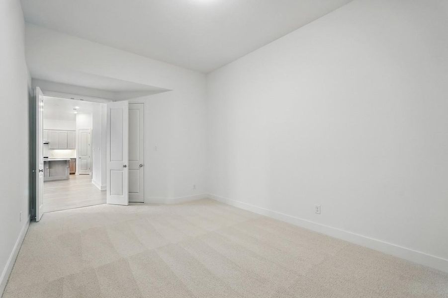 Spacious, unfurnished interior of a new home in Riceland, Mont Belvieu (Image 16).