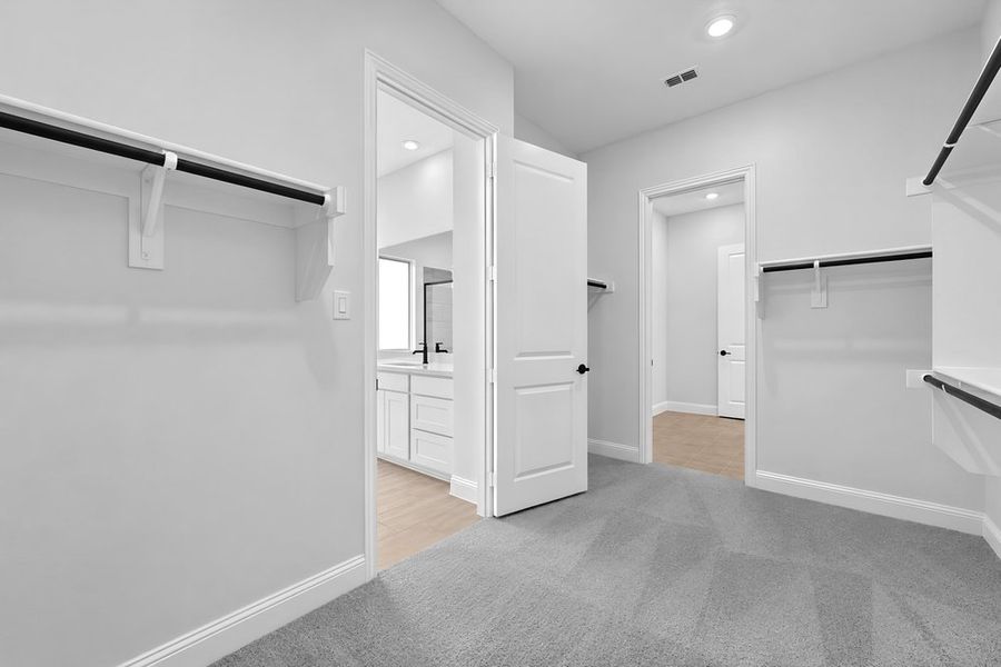 Spacious, unfurnished interior of a new home in The Ridge at Northlake, Northlake (Image 20).