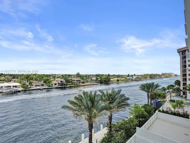 Condo located in Pompano Beach, FL showcasing its design and architecture (Image 30).