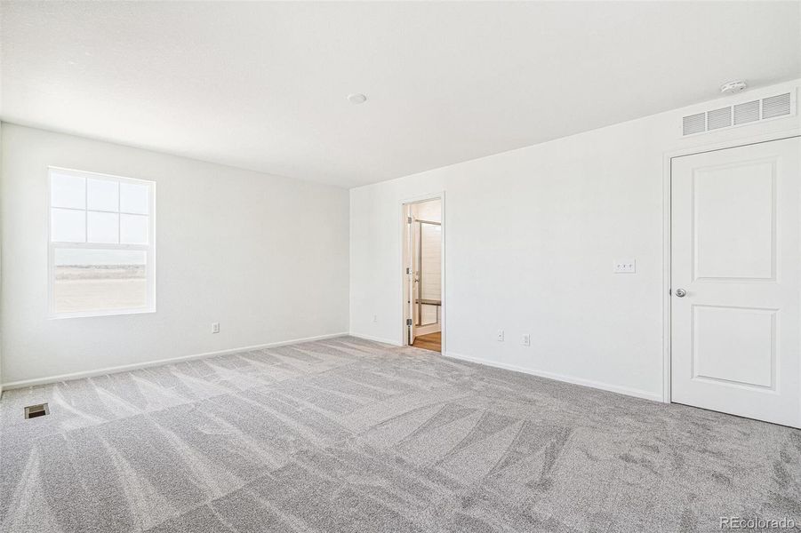 Spacious, unfurnished interior of a new home in , Commerce City (Image 28).