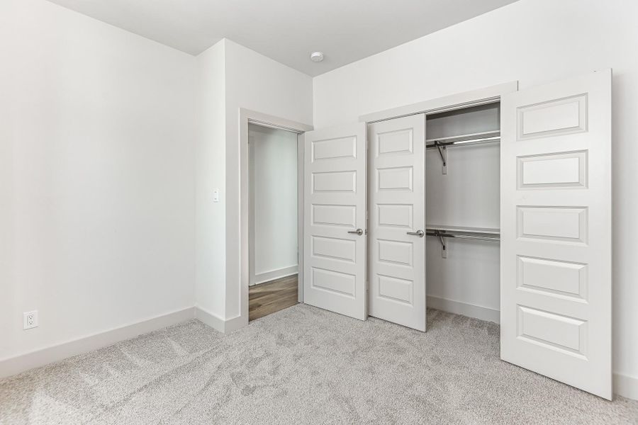 Spacious, unfurnished interior of a new home in Antigua, Houston (Image 21).