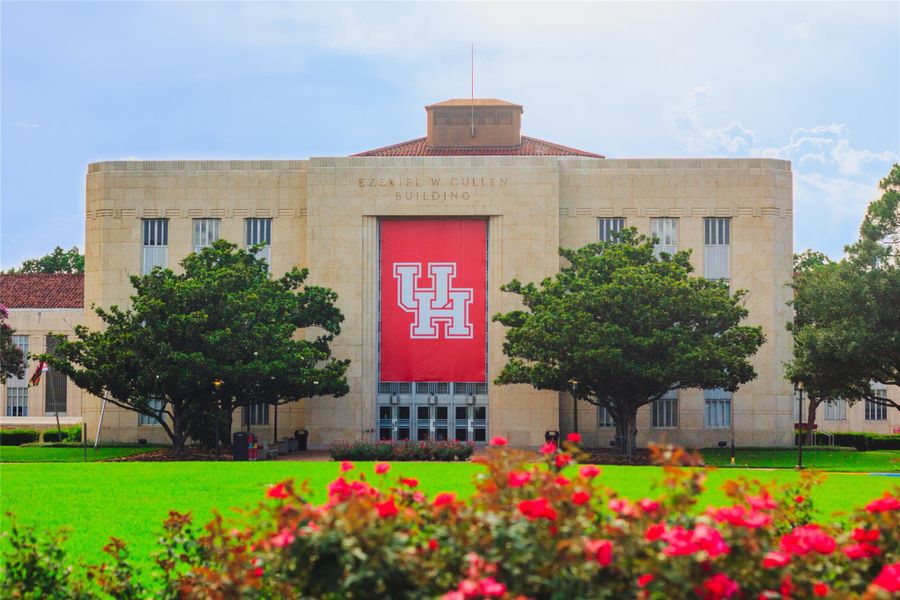 The University of Houston combines academic excellence, cultural richness, and the vibrant energy of city life. It stands out as one of Texas’s top public universities. The University of Houston combines academic excellence, cultural richness, and the vibrant energy of city life. It stands out as one of Texas’s top public universities.