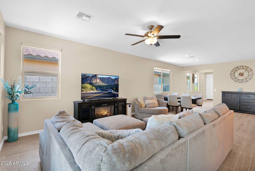 17-web-or-mls-P1279937 17-web-or-mls-P1279937