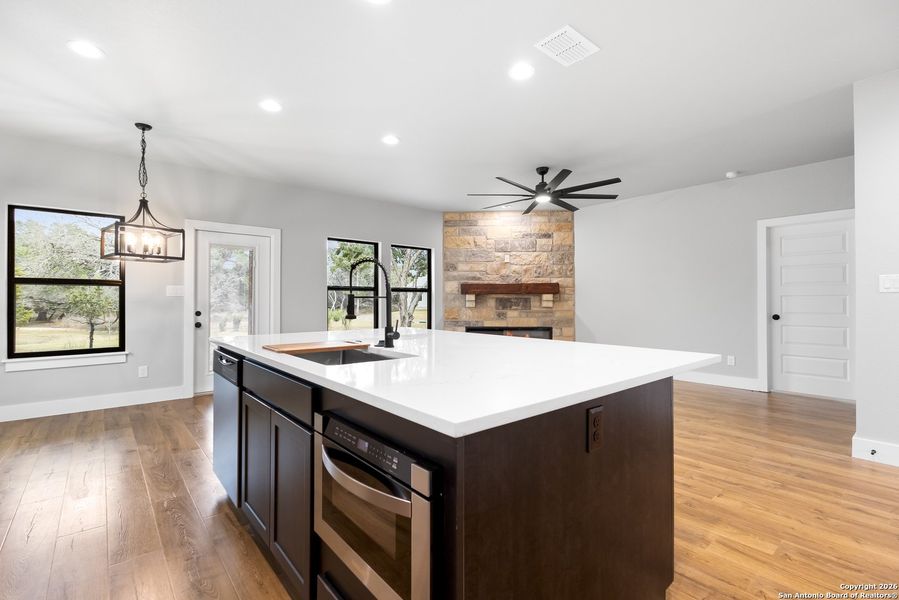 Furnished interior view inside a new home in , Bandera (Image 12).