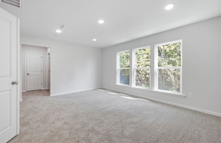 Spacious, unfurnished interior of a new home in Cambria, Garner (Image 32).