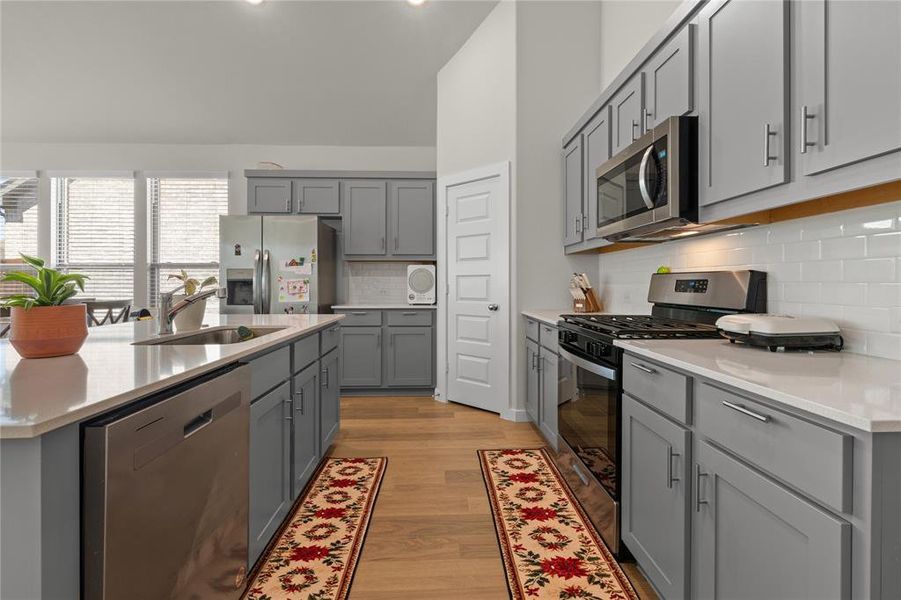 Furnished interior view inside a new home in LakePointe, Lavon (Image 12).