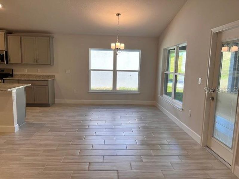 Spacious, unfurnished interior of a new home in Abbey Glen, Dade City (Image 6).