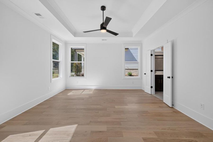 Spacious, unfurnished interior of a new home in Livingstone Park, Kennesaw (Image 29).