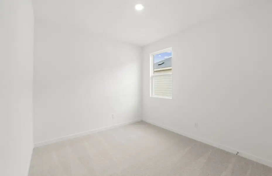 Spacious, unfurnished interior of a new home in Larson Crossing, Elgin (Image 9).