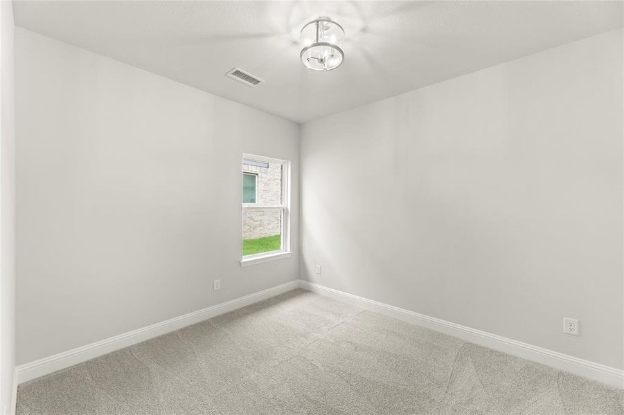Spacious, unfurnished interior of a new home in Creekside, Royse City (Image 25).
