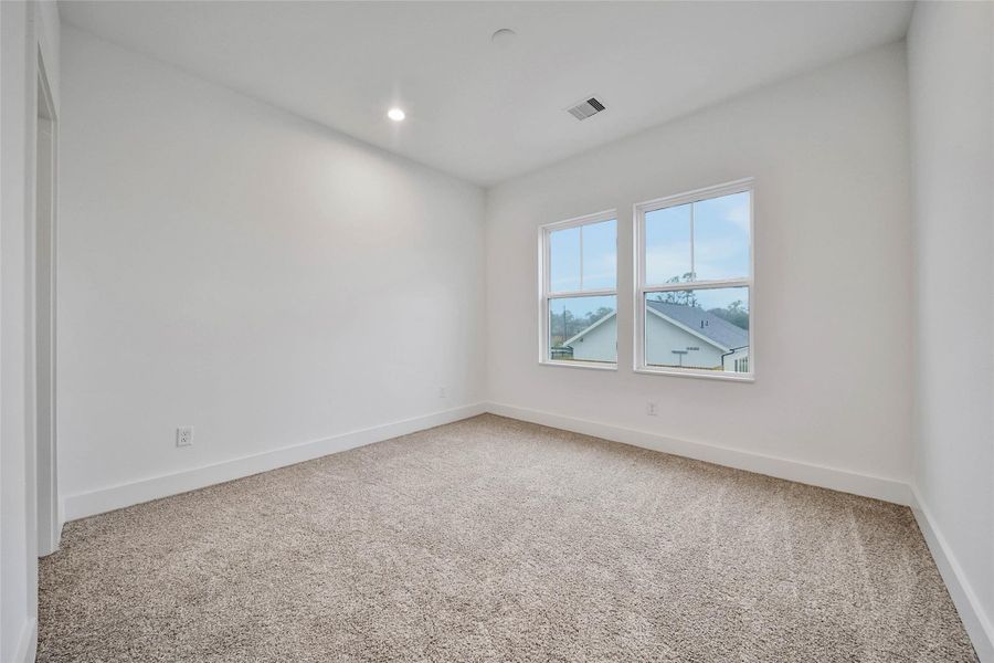 Spacious, unfurnished interior of a new home in , Houston (Image 22).
