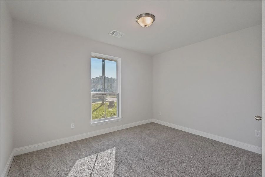 Spacious, unfurnished interior of a new home in Grand Oaks Reserve, Cleveland (Image 22).