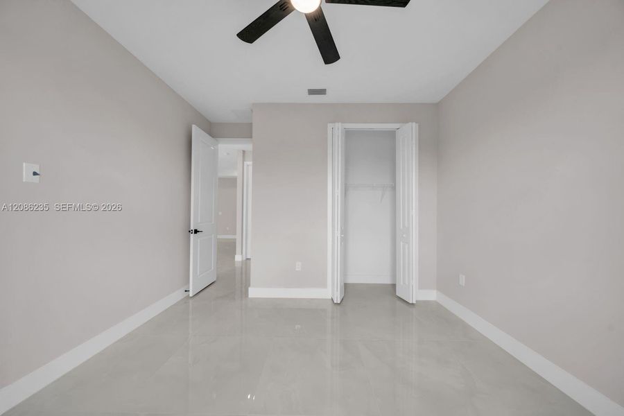 Spacious, unfurnished interior of a new home in , Lehigh Acres (Image 24).
