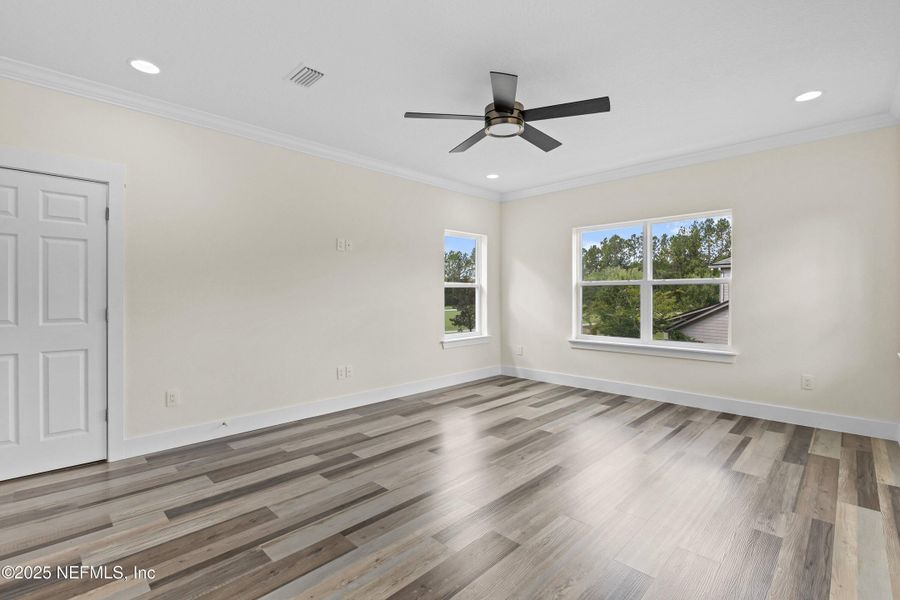Spacious, unfurnished interior of a new home in , Orange Park (Image 15).