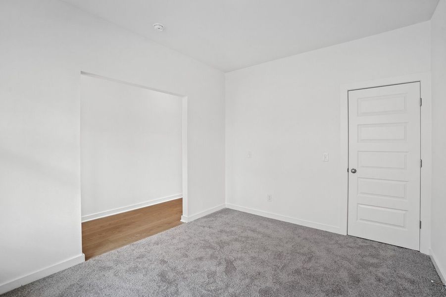 Spacious, unfurnished interior of a new home in Calista Farms, White House (Image 13).