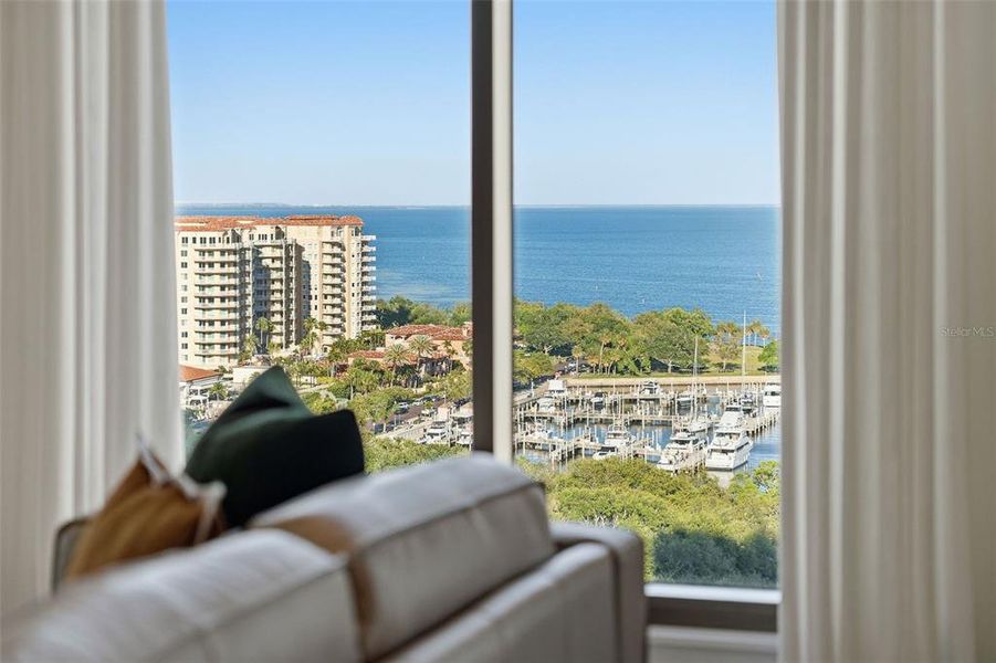 Condo located in St. Petersburg, FL showcasing its design and architecture (Image 26). Condo located in St. Petersburg, FL showcasing its design and architecture (Image 26).