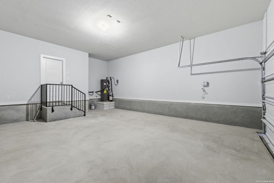 Spacious, unfurnished interior of a new home in , New Braunfels (Image 23).