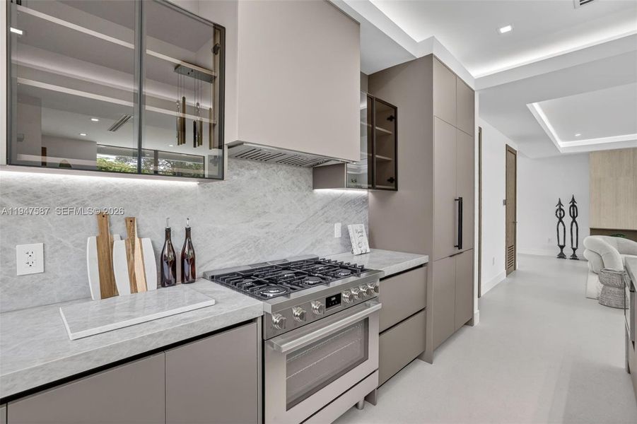Furnished interior view inside a new home in , Fort Lauderdale (Image 45).