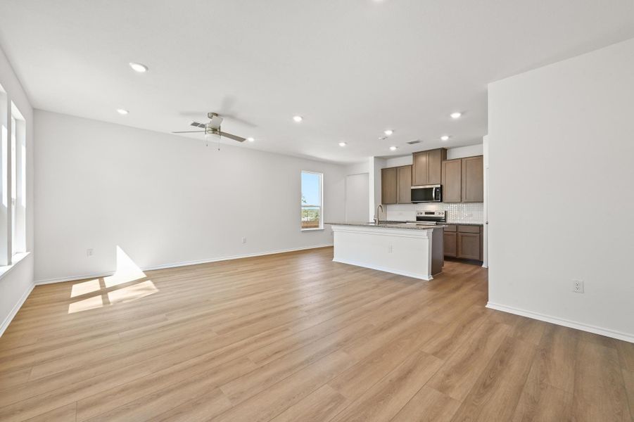 Image 32 of a home in Creekside at Estancia.