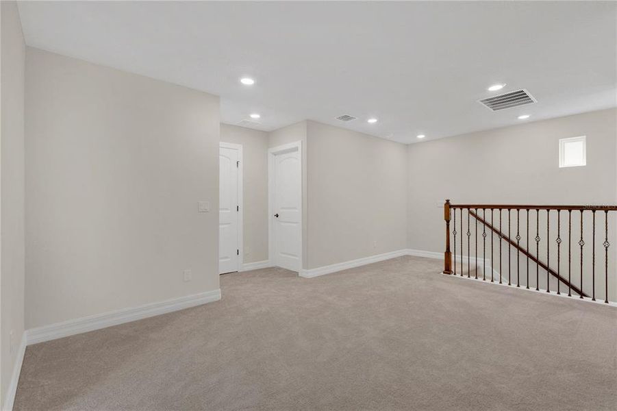 Spacious, unfurnished interior of a new home in Amelia Groves, St. Cloud (Image 23).