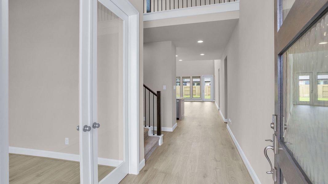 Spacious, unfurnished interior of a new home in Grand Central Park, Conroe (Image 14).