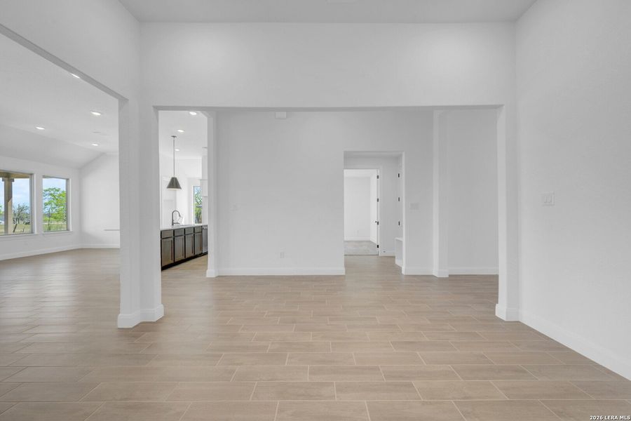 Spacious, unfurnished interior of a new home in Preserve at Annabelle Ranch, San Antonio (Image 19).