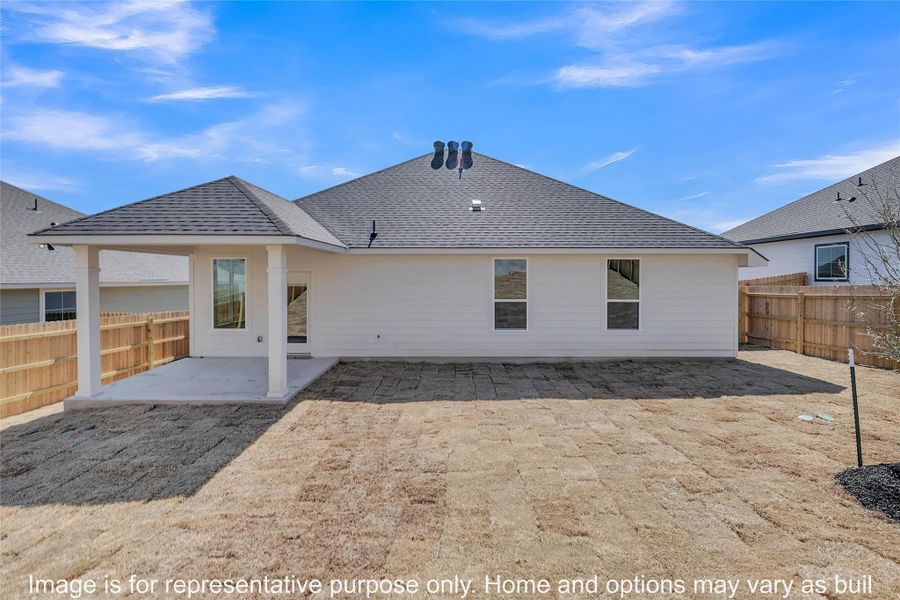 Exterior details and patio area of a home in Sterling Ridge, Huntsville (Image 2).
