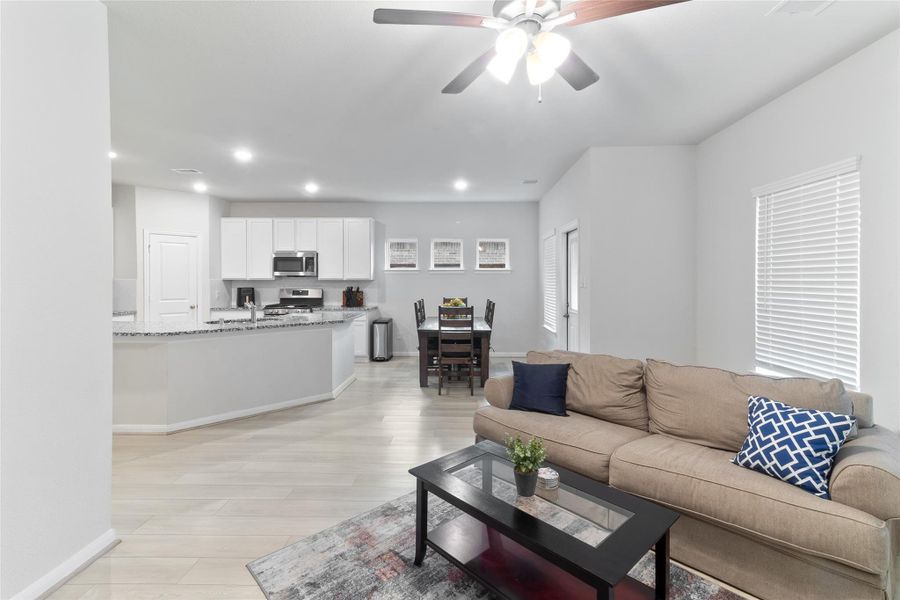 Image 14 of a home in Woodshore. Image 14 of a home in Woodshore.