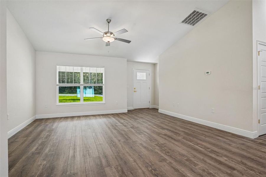 Spacious, unfurnished interior of a new home in , Citrus Springs (Image 37).