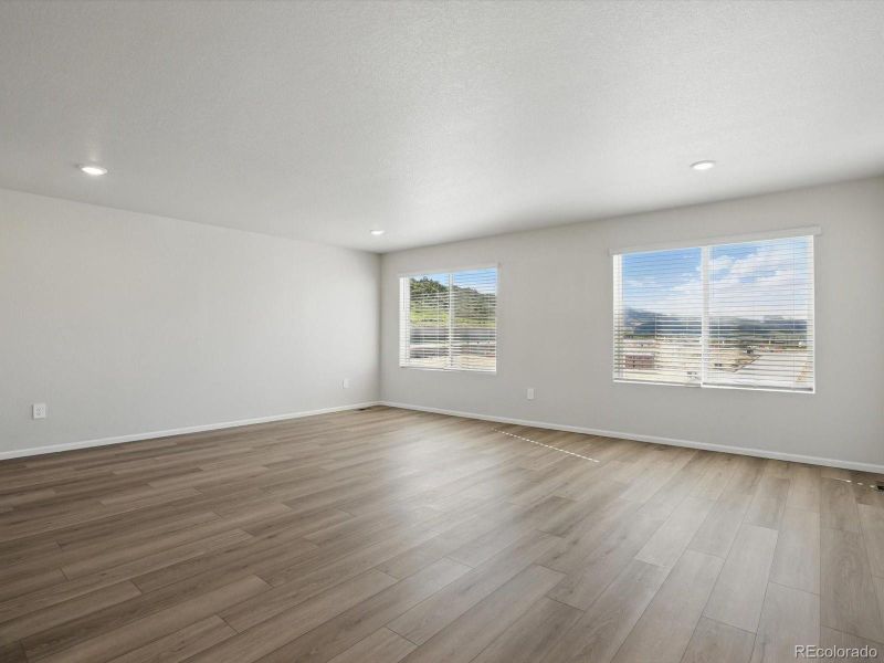Spacious, unfurnished interior of a new home in Three Hills, Morrison (Image 22).