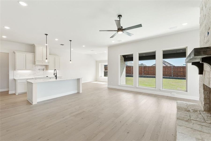 Spacious, unfurnished interior of a new home in North Grove, Waxahachie (Image 32).