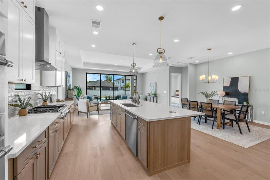 Furnished interior view inside a new home in , Orlando (Image 51).