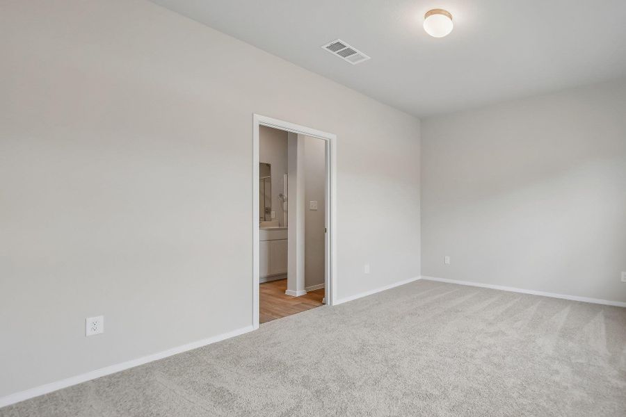 Spacious, unfurnished interior of a new home in Edgebrooke, Pflugerville (Image 20).