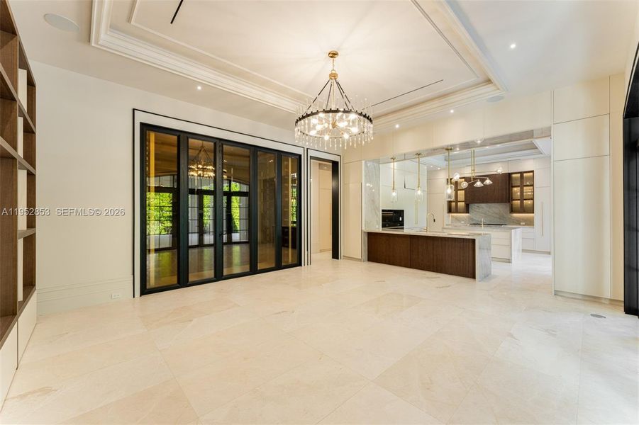 Spacious, unfurnished interior of a new home in , Pinecrest (Image 13).