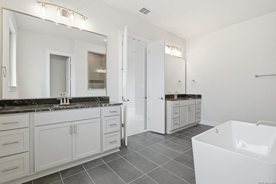 Furnished interior view inside a new home in Haby Hill 60s, San Antonio (Image 13).