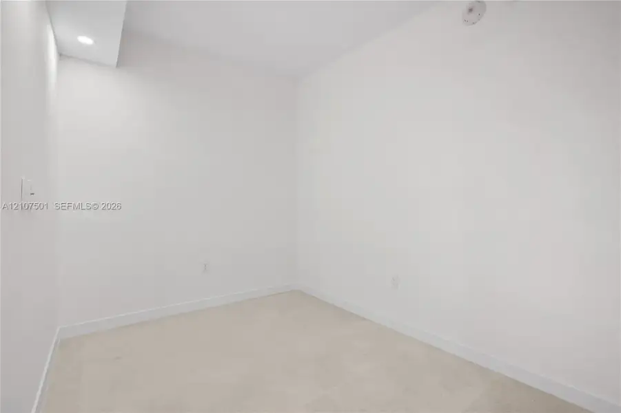 Spacious, unfurnished interior of a new home in , Miami (Image 34).