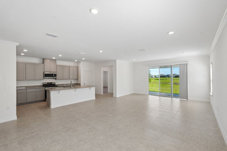 Spacious, unfurnished interior of a new home in Heritage Station, Punta Gorda (Image 48).
